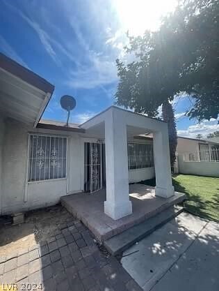 Foto del edificio - 2932 E Demetrius Ave