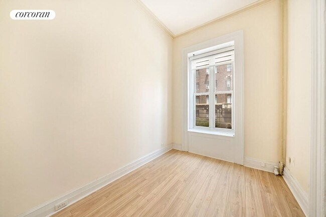 Foto del edificio - 120 E 19th St