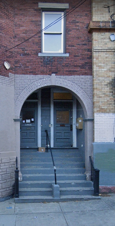 Building Photo - 11 Linden St