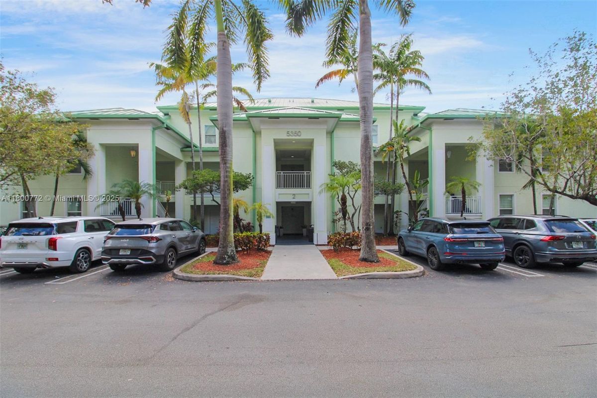Foto principal - 5350 NW 87th Ave