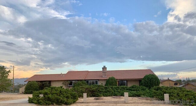 Foto del edificio - 18033 Willow St