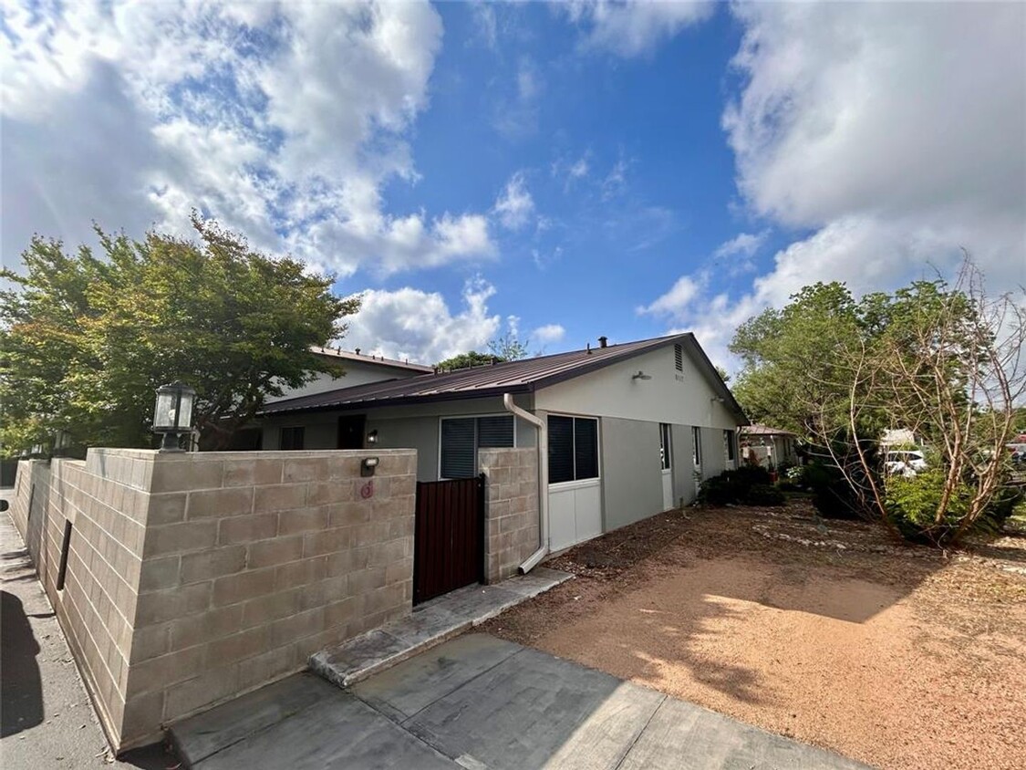 Foto principal - 8907 Tronewood Dr
