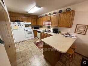 Building Photo - 415 22nd St E