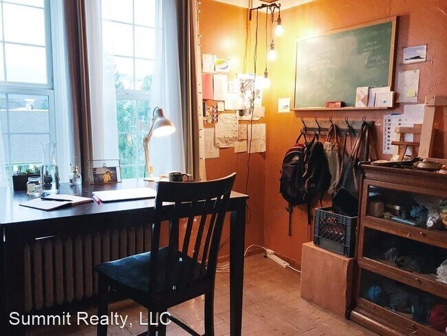 Foto del edificio - 3 br, 1 bath House - 513 East St