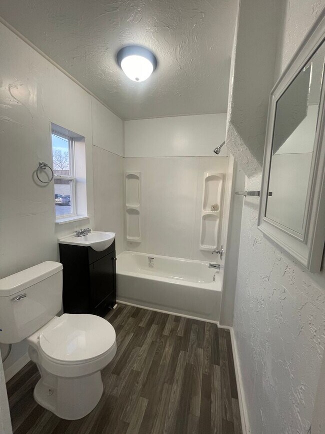 Foto del edificio - Newly Remodeled 1 bedroom duplex available...
