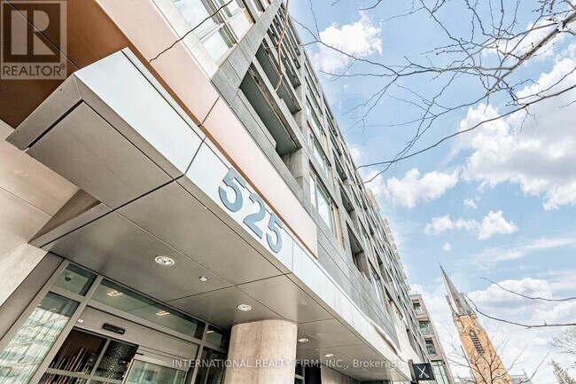 Photo du bâtiment - 525-525 Adelaide St W