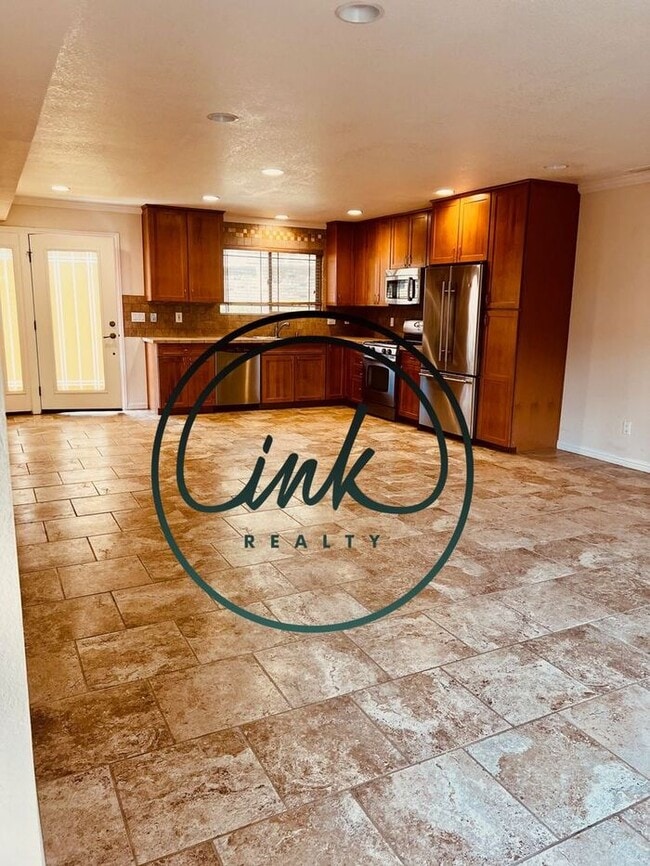 Building Photo - 1046 Riverview Dr