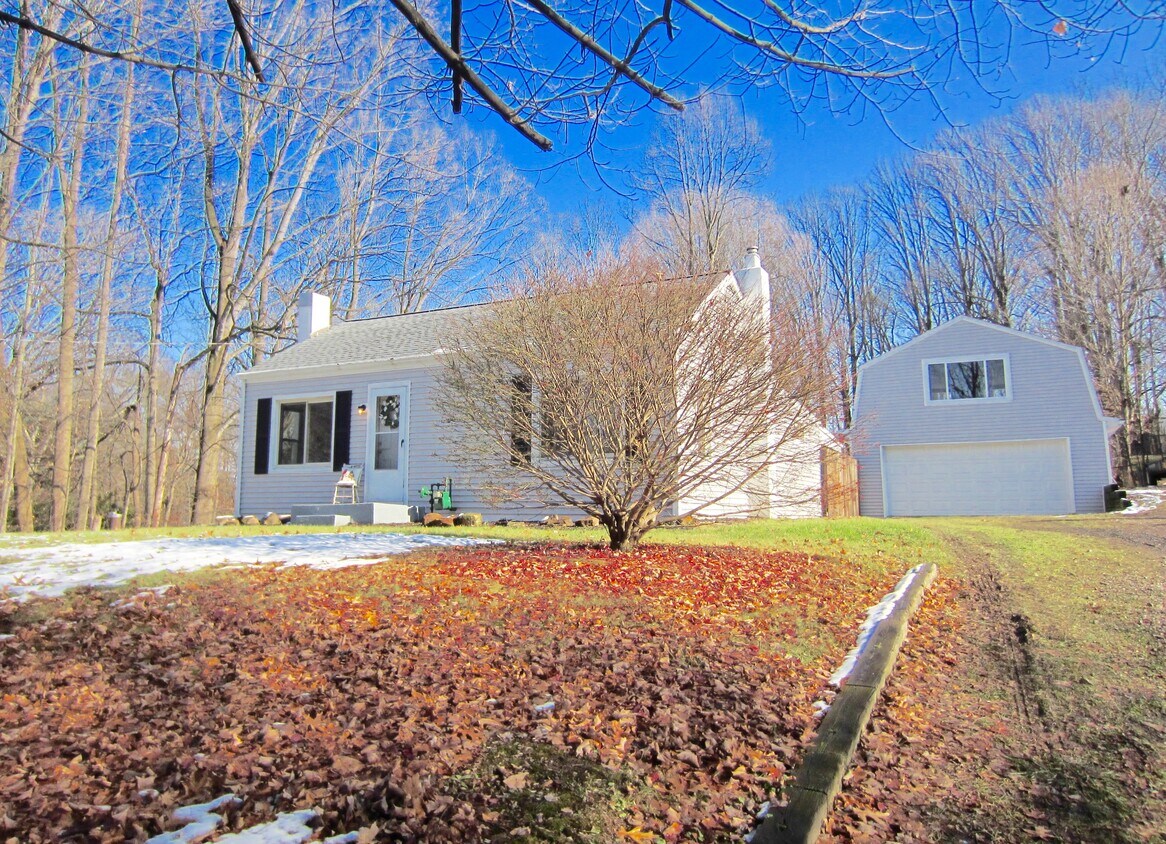 2879 Aldis Dr, Akron, OH 44312 House Rental in Akron, OH