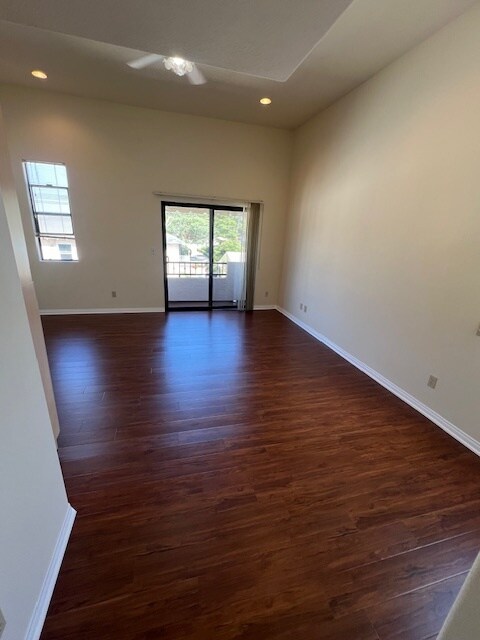 Foto del edificio - 5928 Woodman Ave