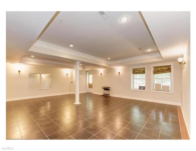 Building Photo - 6 br, 4.5 bath House - 6409 Macarthur Blvd.
