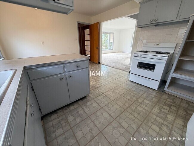 Foto del edificio - 26631 Lakeshore Blvd