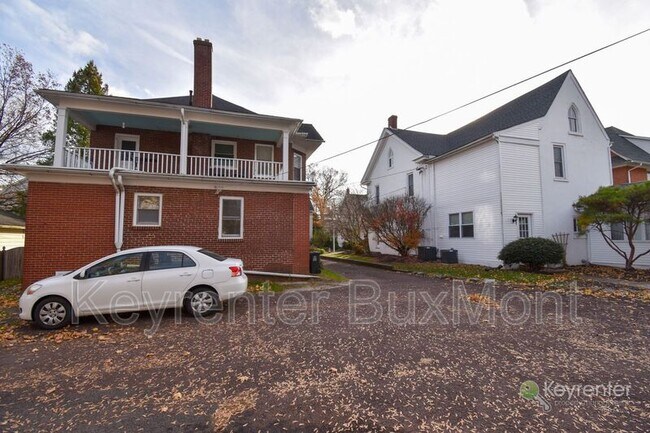 Foto del edificio - 329 E Broad St