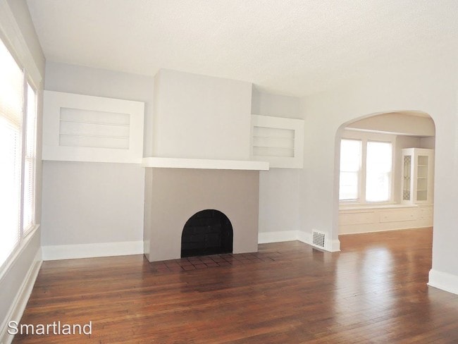 Building Photo - 1656 Eddington Rd