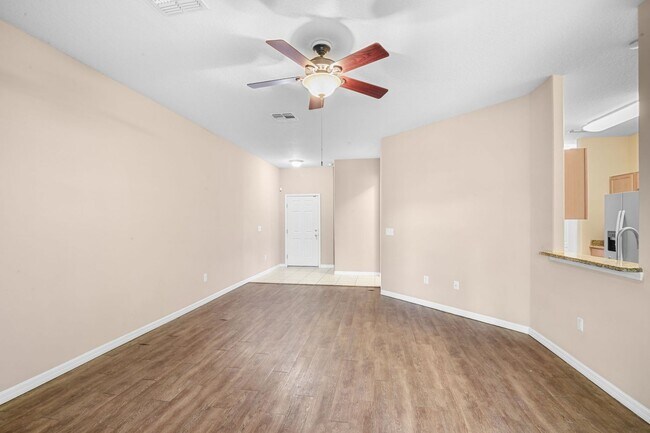 Building Photo - Winter Garden Townhome!