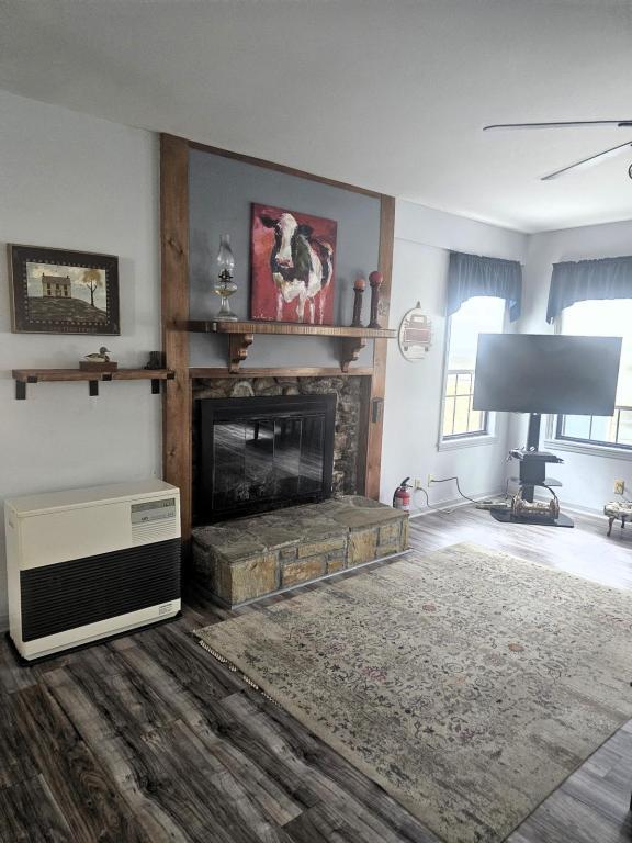 Photo - 162 Black Pine Rd House