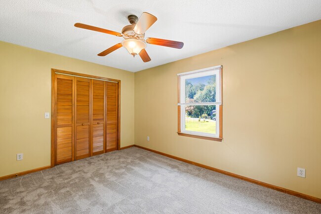 Building Photo - 612 White Oak