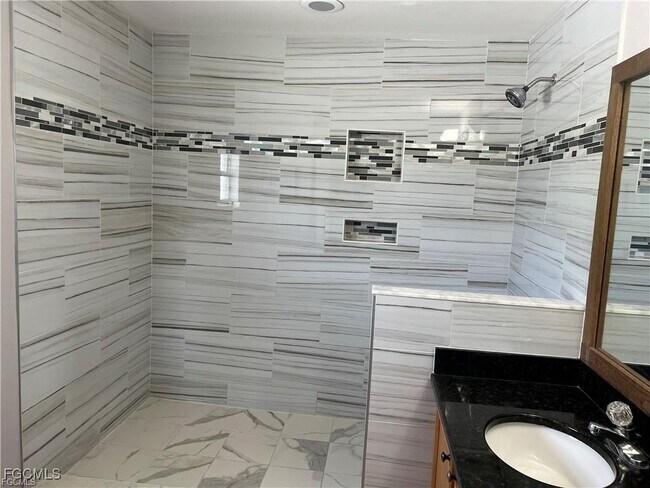 Foto del edificio - 2910 25th St W