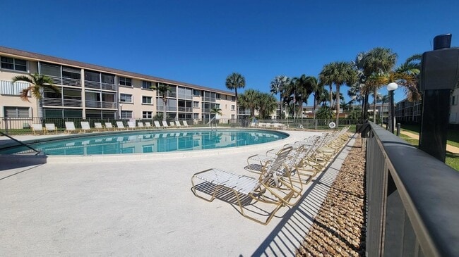 Photo - 4500 N Federal Hwy Apartment