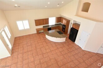 Building Photo - 983 Roseberry Dr