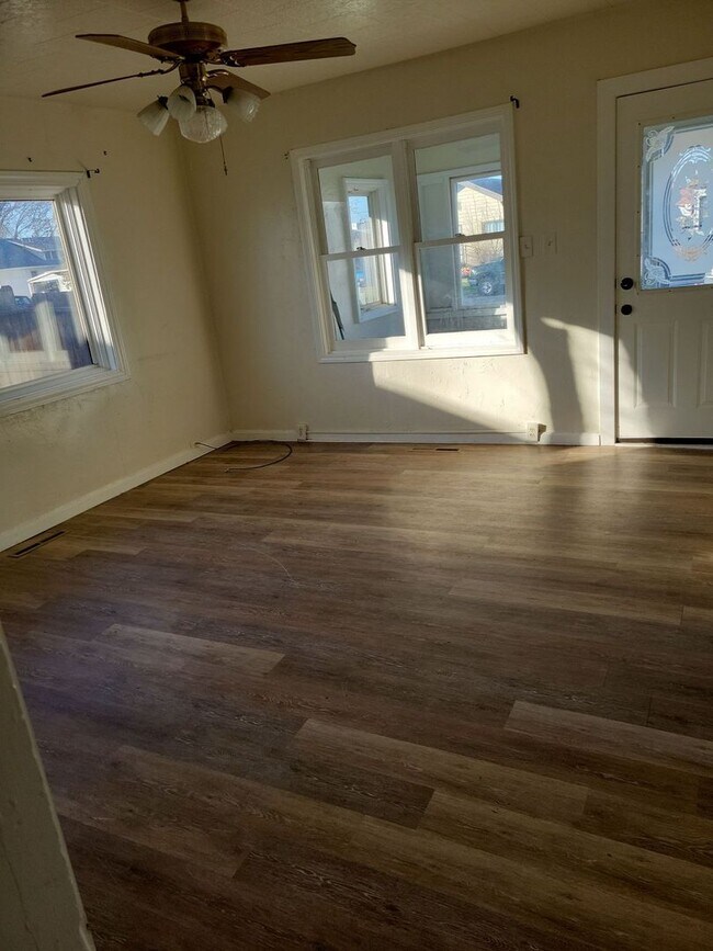 Foto del edificio - 636 3rd Ave W