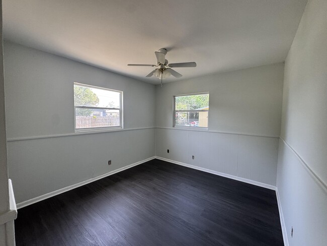 Building Photo - 8537 40th Ter N