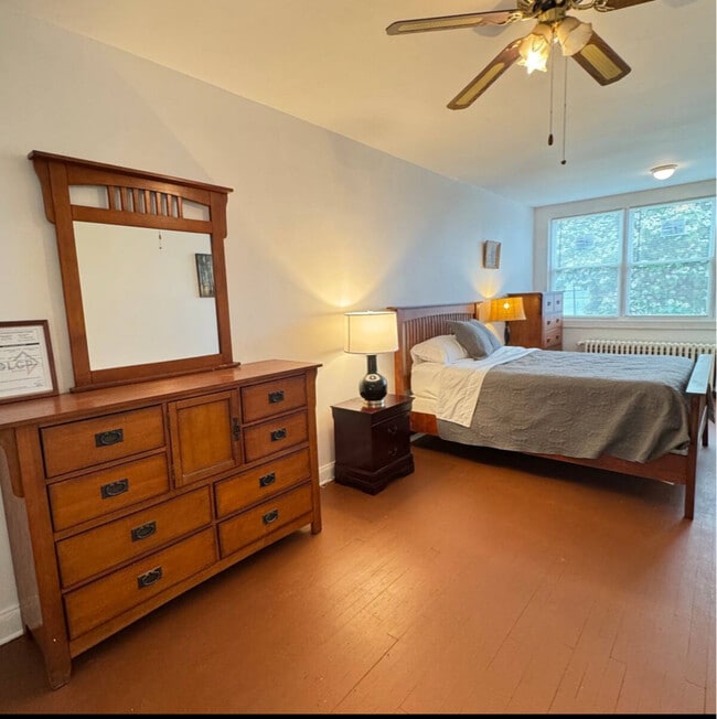 Building Photo - 441 Manor Pl NW