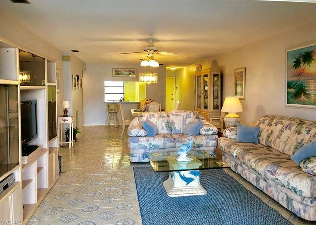 Foto del edificio - 4719 Santa Barbara Blvd