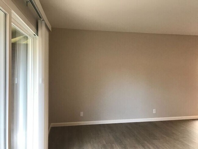 Building Photo - 1806 Chinquapin Ct