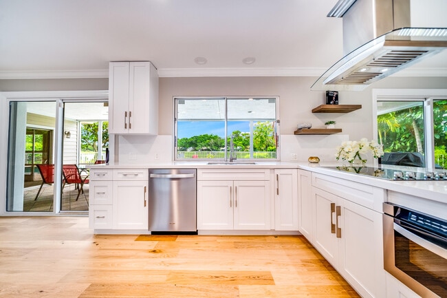 Foto del edificio - 3402 Pine Haven Cir