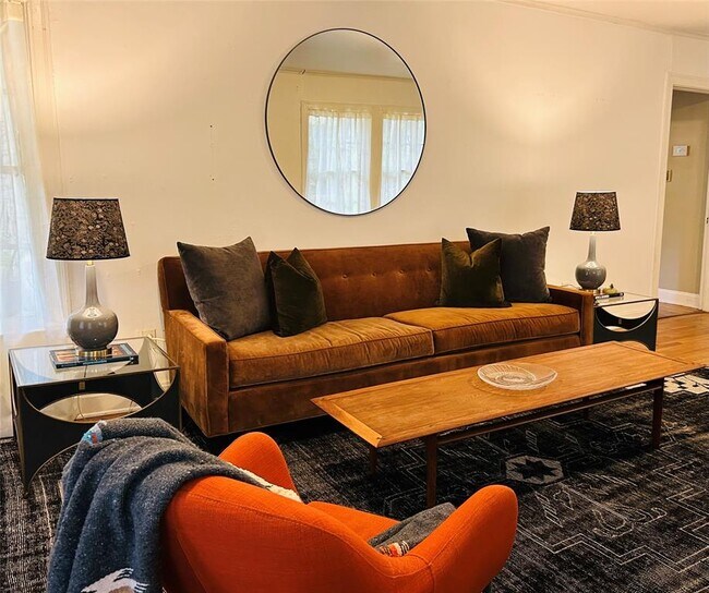 Foto del edificio - 1206 Marshall Ln