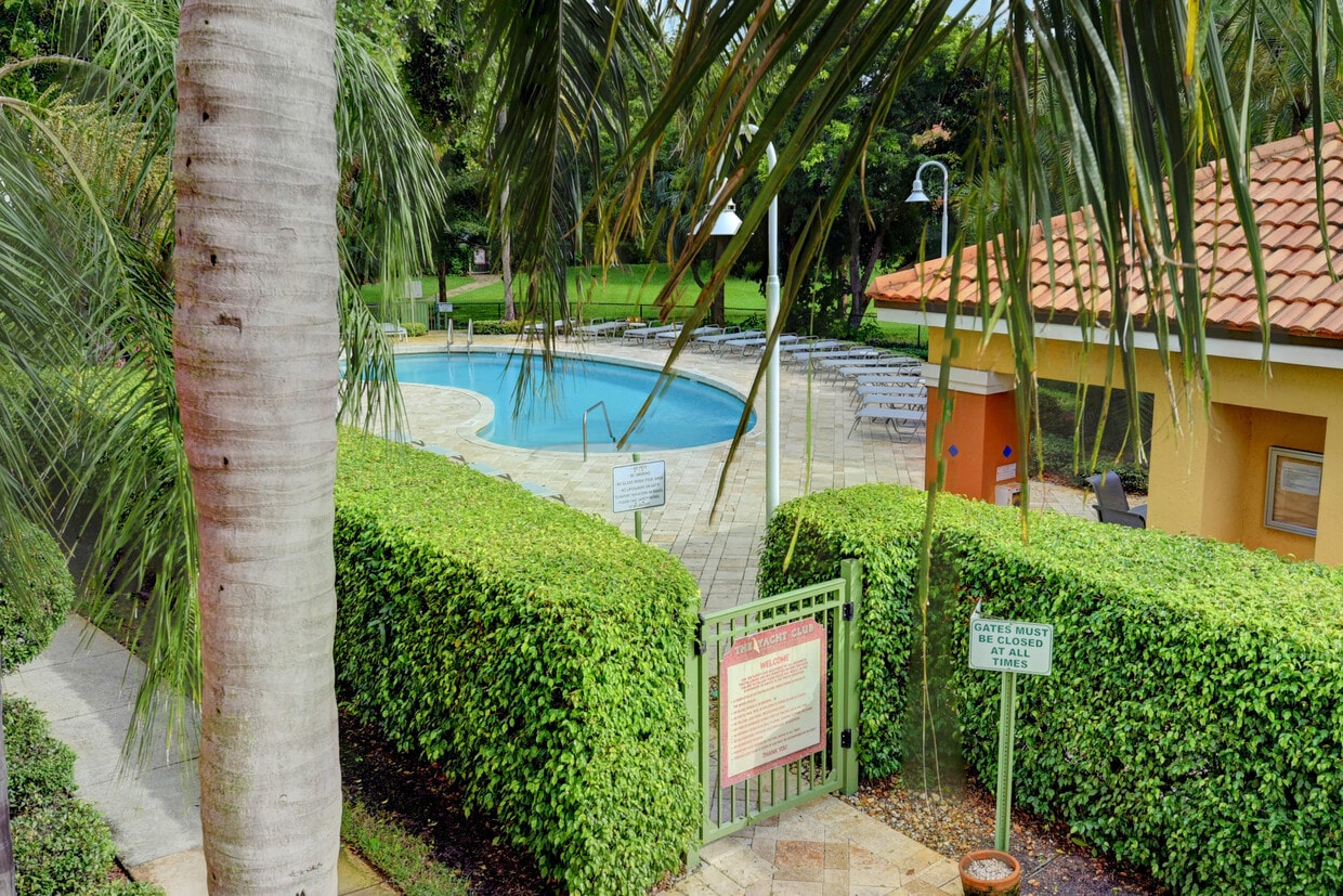103 Yacht Club Way 208 Hypoluxo Fl 33462 - 103  Yacht Club Way 208 Hypoluxo Fl 33462