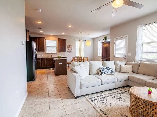 Building Photo - 3 Bedroom Single Family Home in Buda