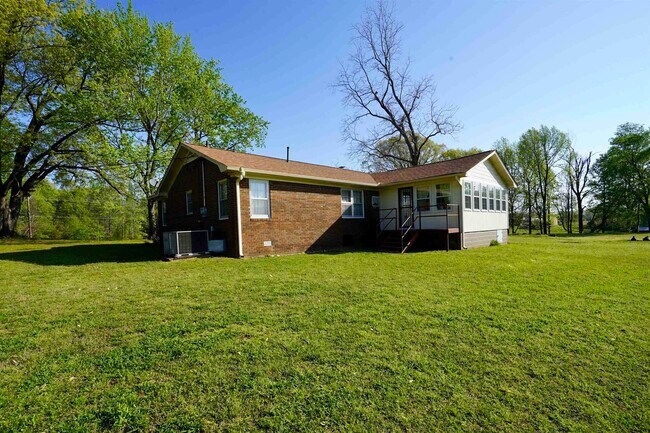 Foto del edificio - 2668 Quito-Drummonds Rd