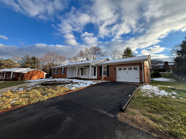 Foto del edificio - 136 Grimes St