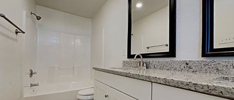 Foto del edificio - 10721 Edgewest Terrace