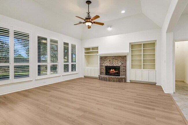 Building Photo - 2019 Westvalley Pl