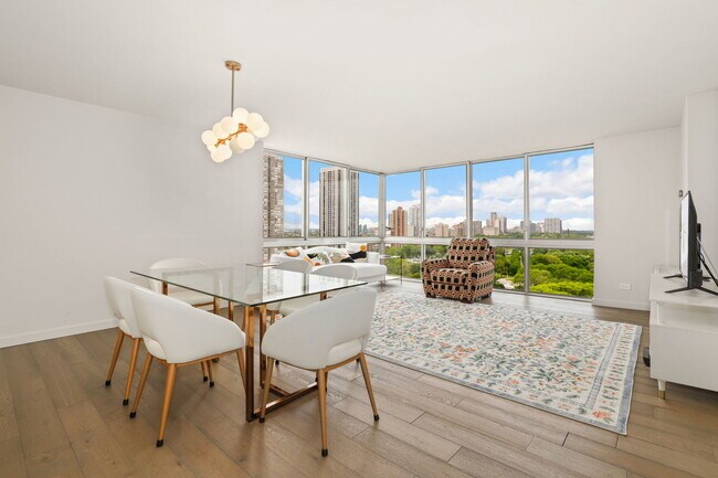 Foto del edificio - 1555 N Dearborn Pkwy