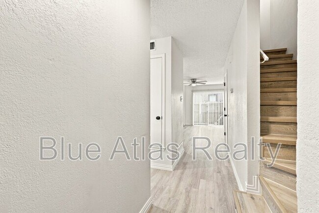 Building Photo - 8108 Foxfire Ln
