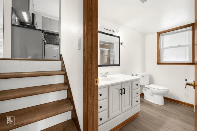 Building Photo - 7218 W 110th Pl