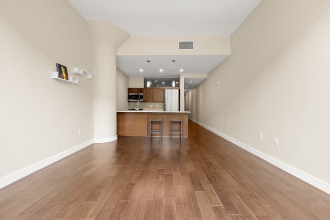 Building Photo - 43 Westland Ave