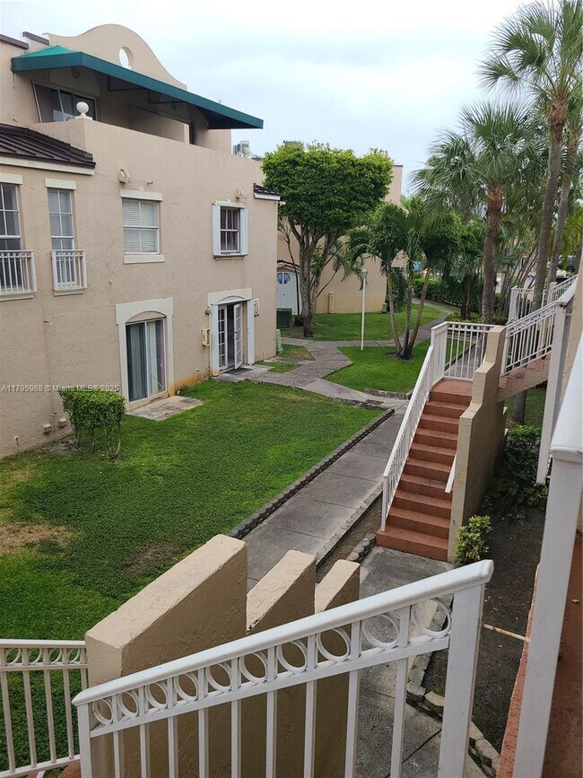 Foto del edificio - 8615 NW 5th Ter