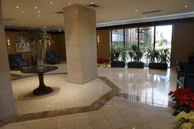 Foto del edificio - 300 Winston Dr