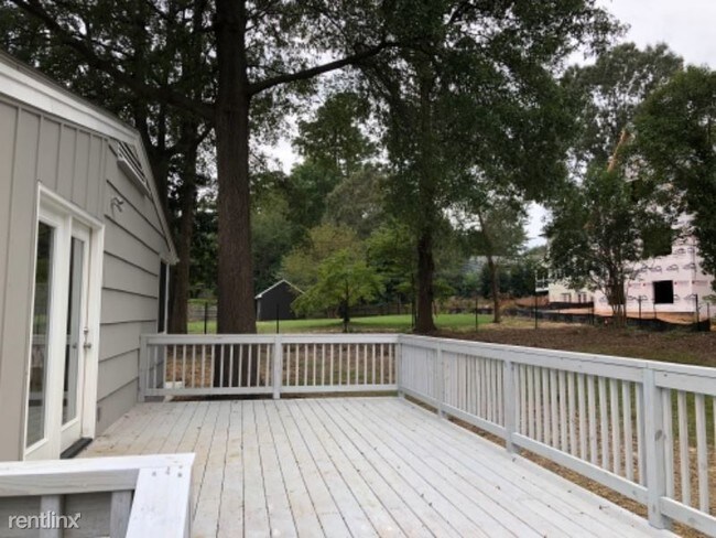 Building Photo - 3 br, 2 bath House - 3412 Bradley Pl