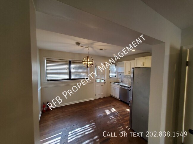 Foto del edificio - 4926 Just St NE