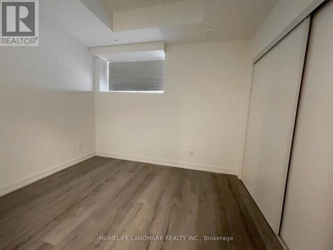 Building Photo - 268-268 Finch Ave E