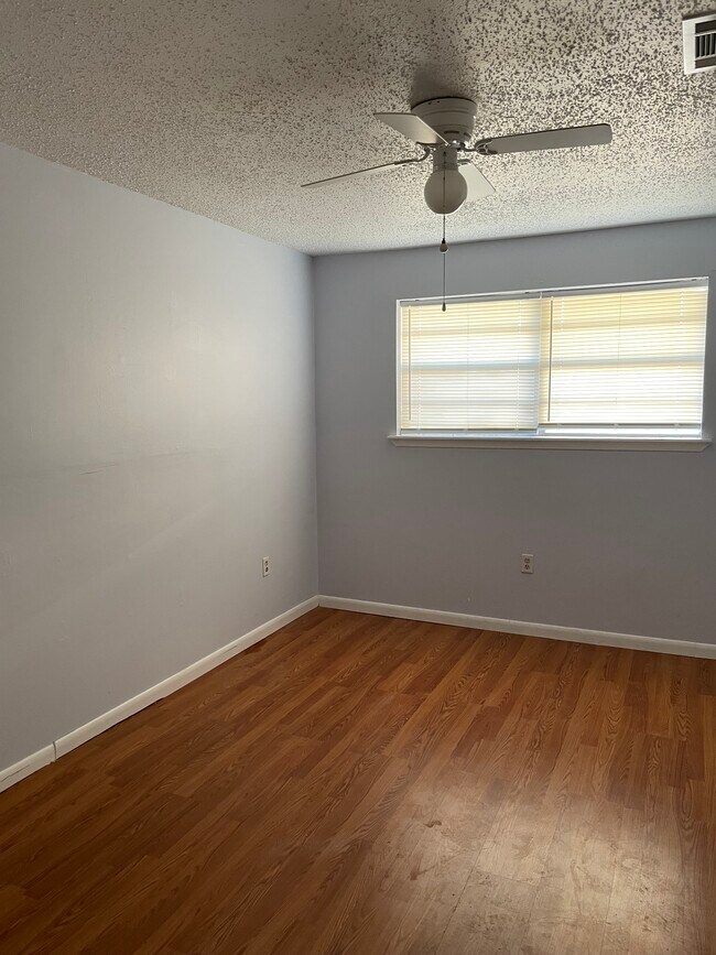 Foto del edificio - 14145 Gravier Ave