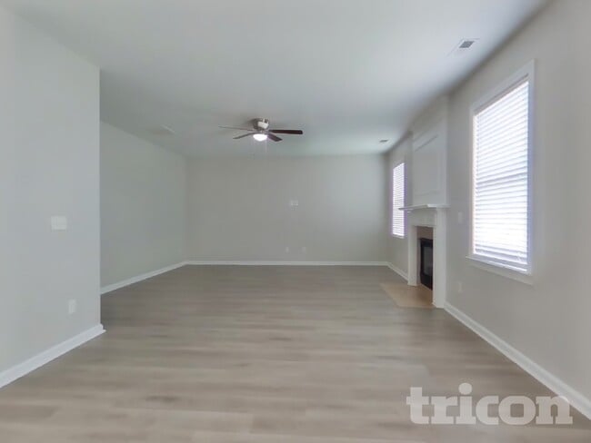 Foto del edificio - 3751 Lanier Dr