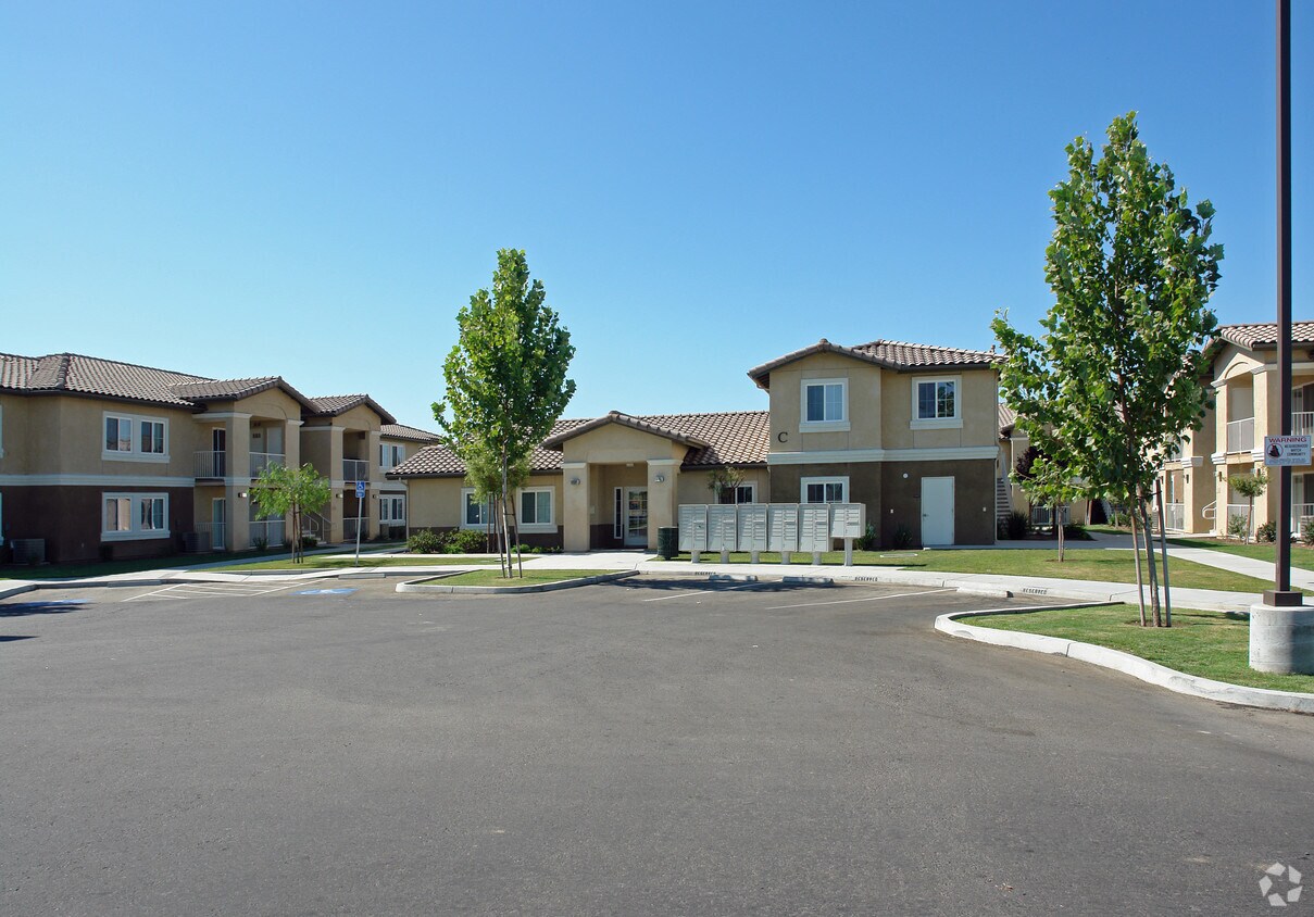 Tuolumme Village Apartments Apartments in Parlier, CA