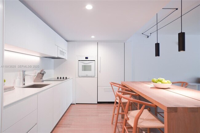 Building Photo - 291 Bal Bay Dr