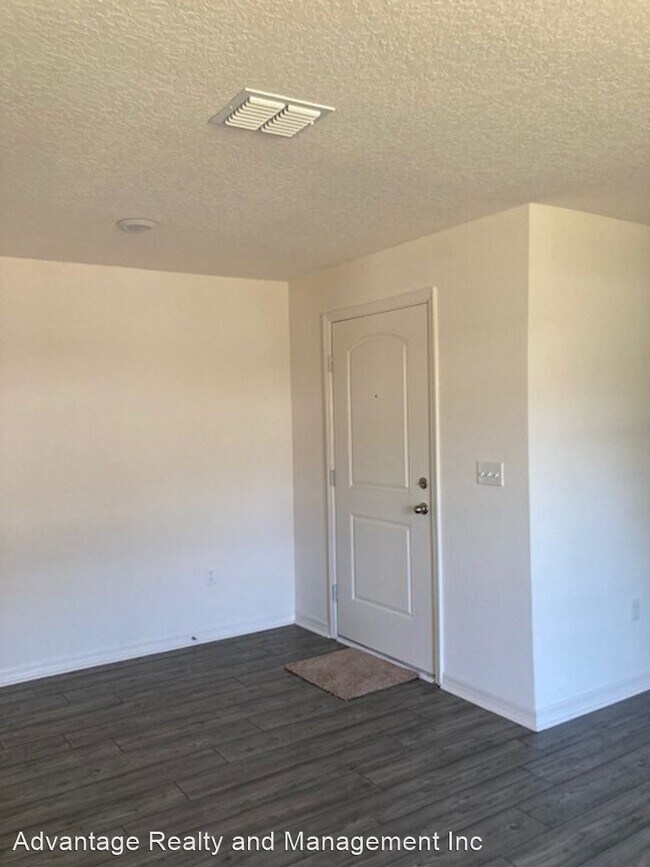 Foto del edificio - 4 br, 2 bath House - 36 Raemond Lane